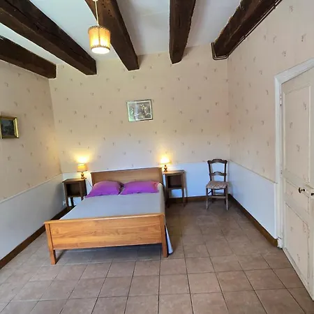 Ferme Perigourdine Entre Foret Et