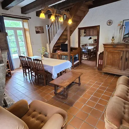 Holiday home Ferme Perigourdine Entre Foret Et Ponteyraud